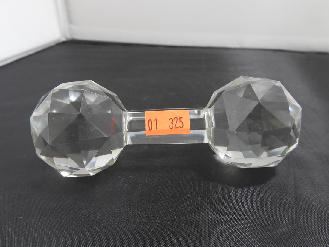 Vintage Cut Crystal Knife Rest: Vintage Cut Crystal Knife Rest Approx. 5 x 2 x 2 in.