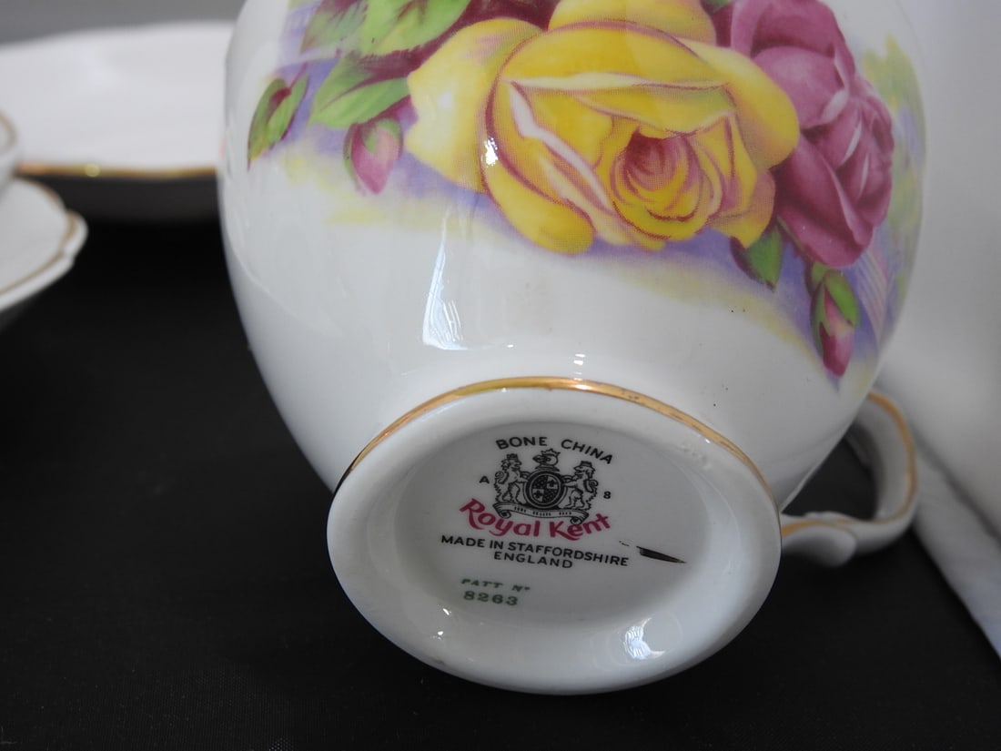Set of 3 Vintage Bone China Teacup and Saucers - 6