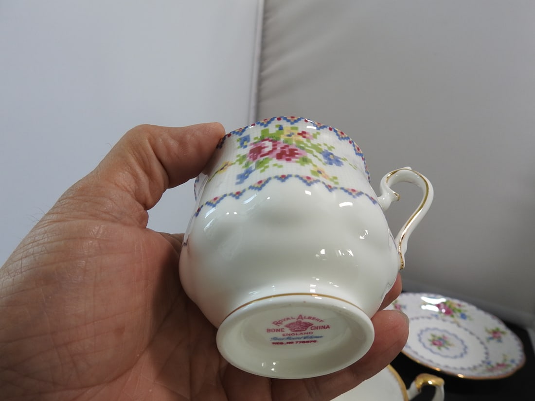 Set of 3 Vintage Bone China Teacup and Saucers - 7