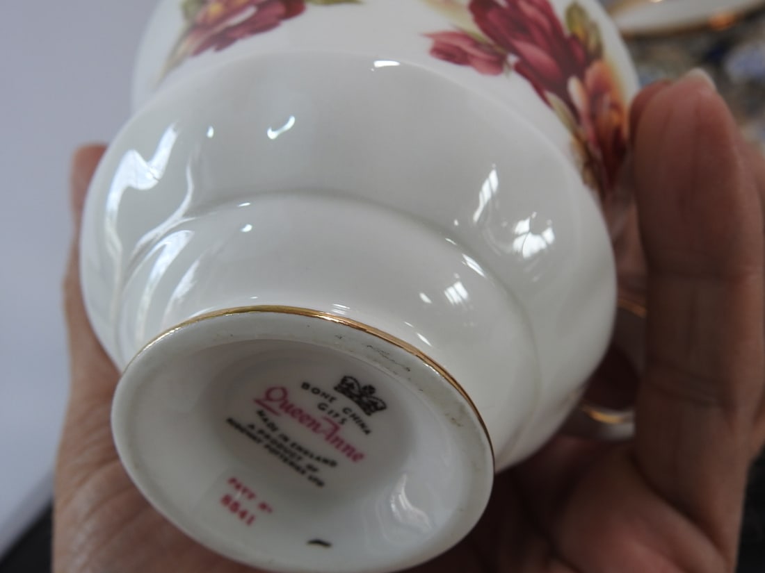Set of 3 Vintage Bone China Teacup and Saucers - 6