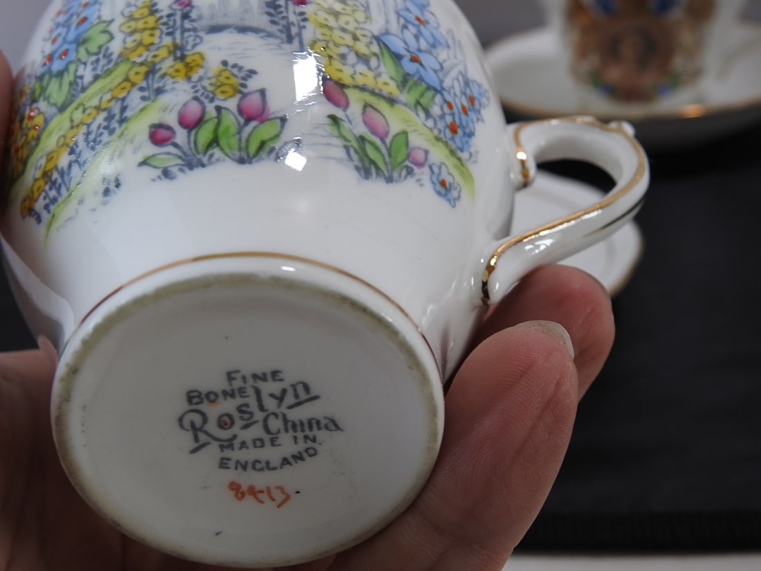 Set of 3 Vintage Bone China Teacup and Saucers - 5