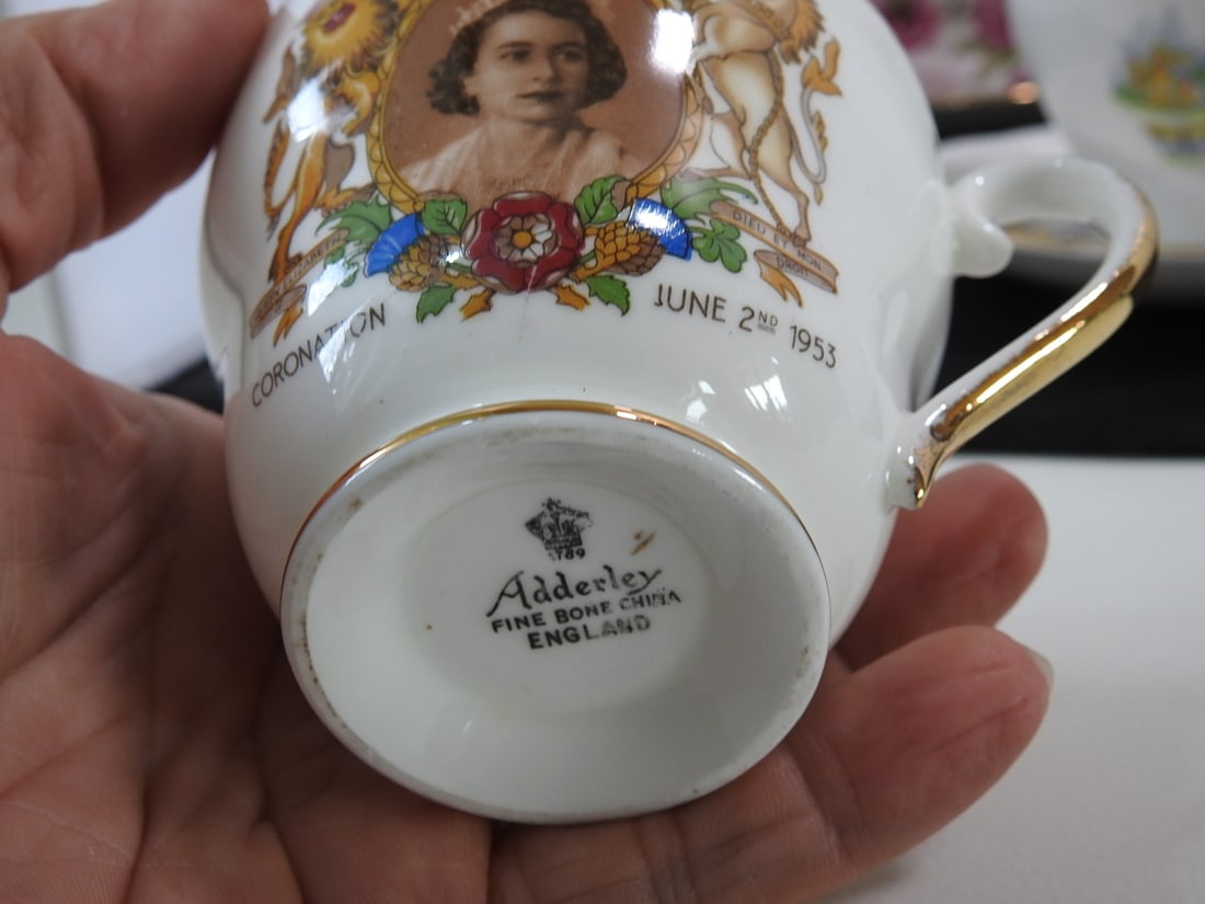 Set of 3 Vintage Bone China Teacup and Saucers - 7