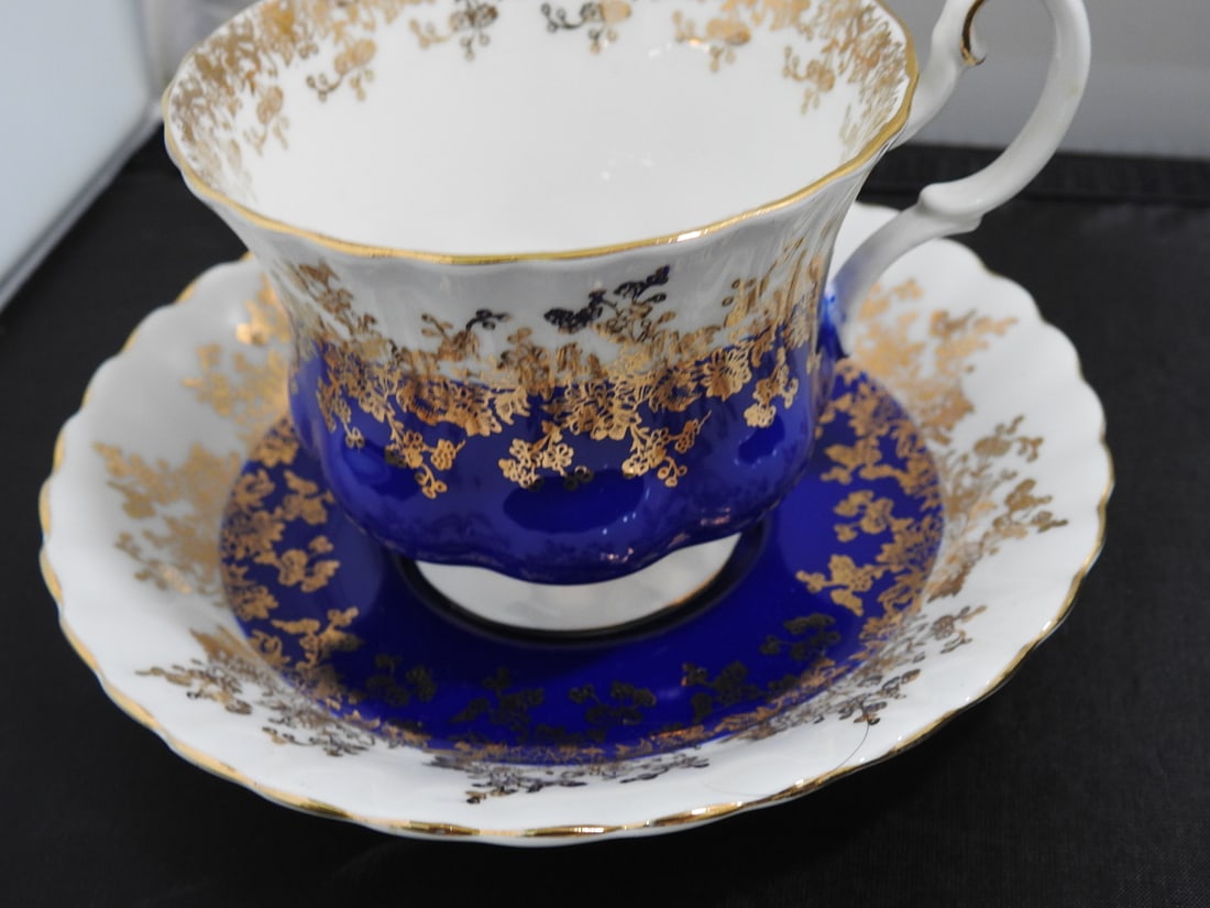 Set of 3 Vintage Bone China Teacup and Saucers - 4