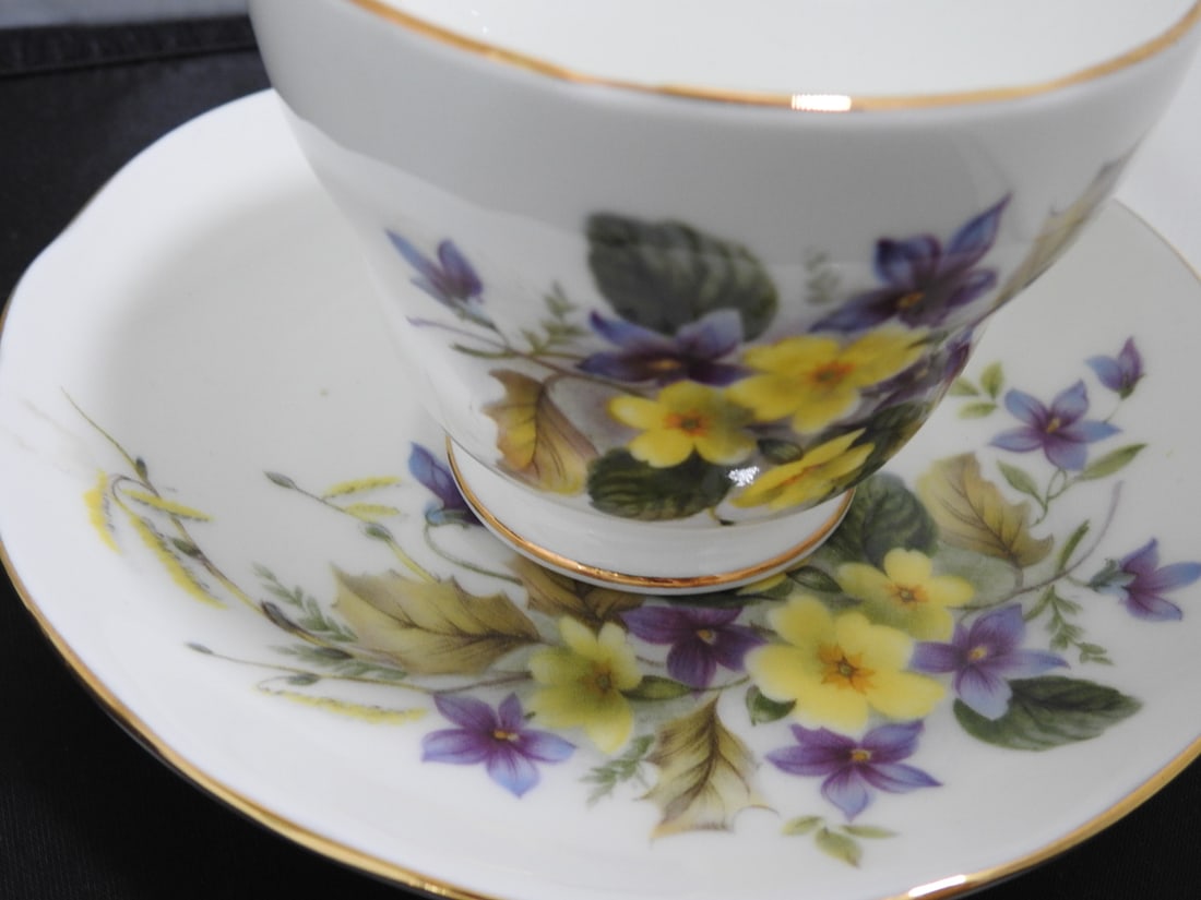 Set of 3 Vintage Bone China Teacup and Saucers - 5