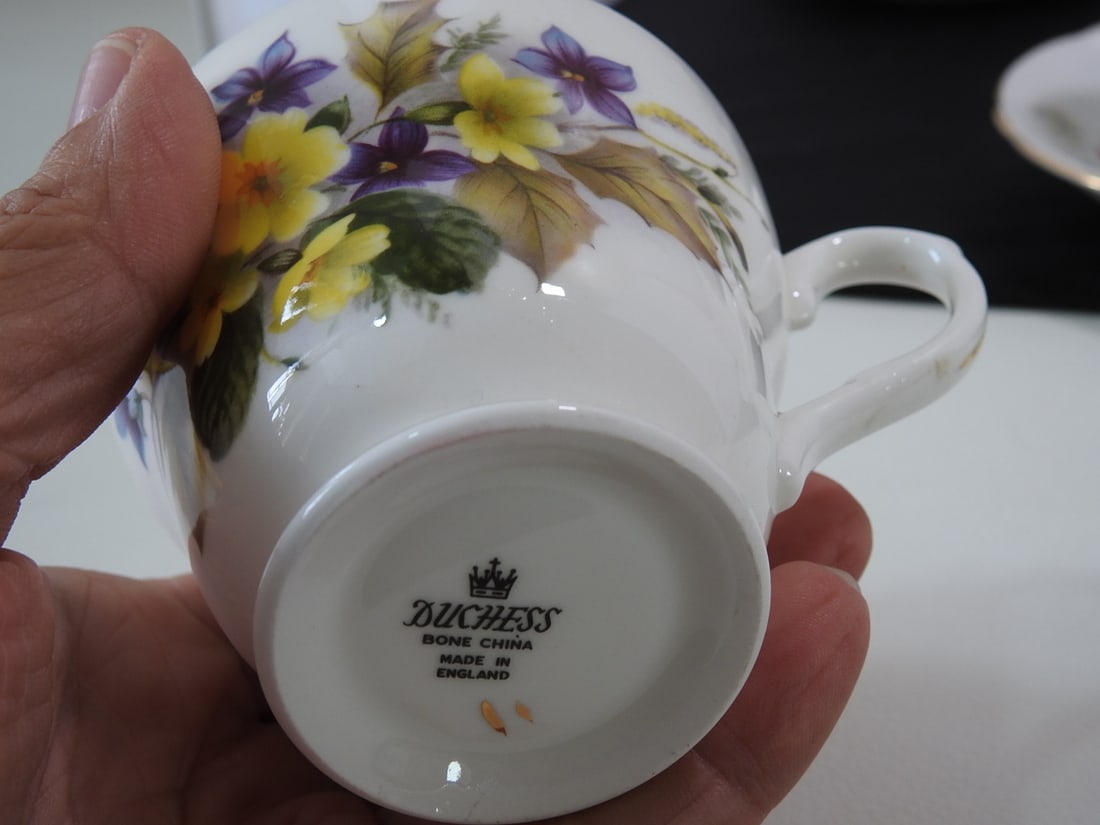 Set of 3 Vintage Bone China Teacup and Saucers - 8
