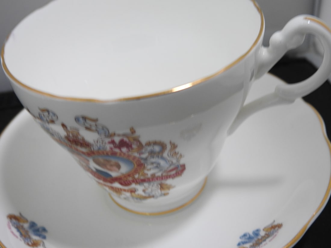 Set of 3 Vintage Bone China Teacup and Saucers - 4