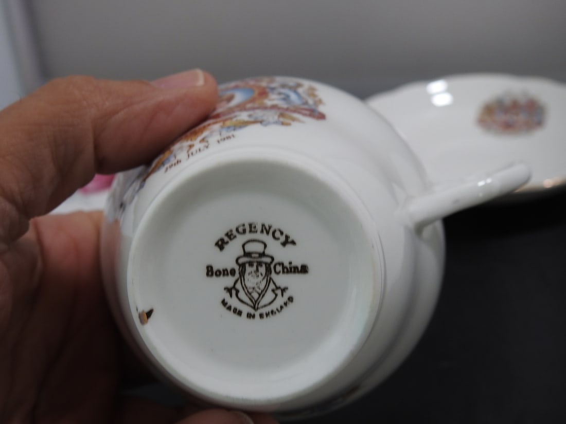 Set of 3 Vintage Bone China Teacup and Saucers - 7