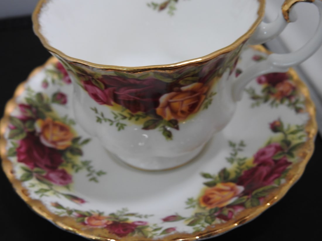 Set of 3 Vintage Bone China Teacup and Saucers - 4