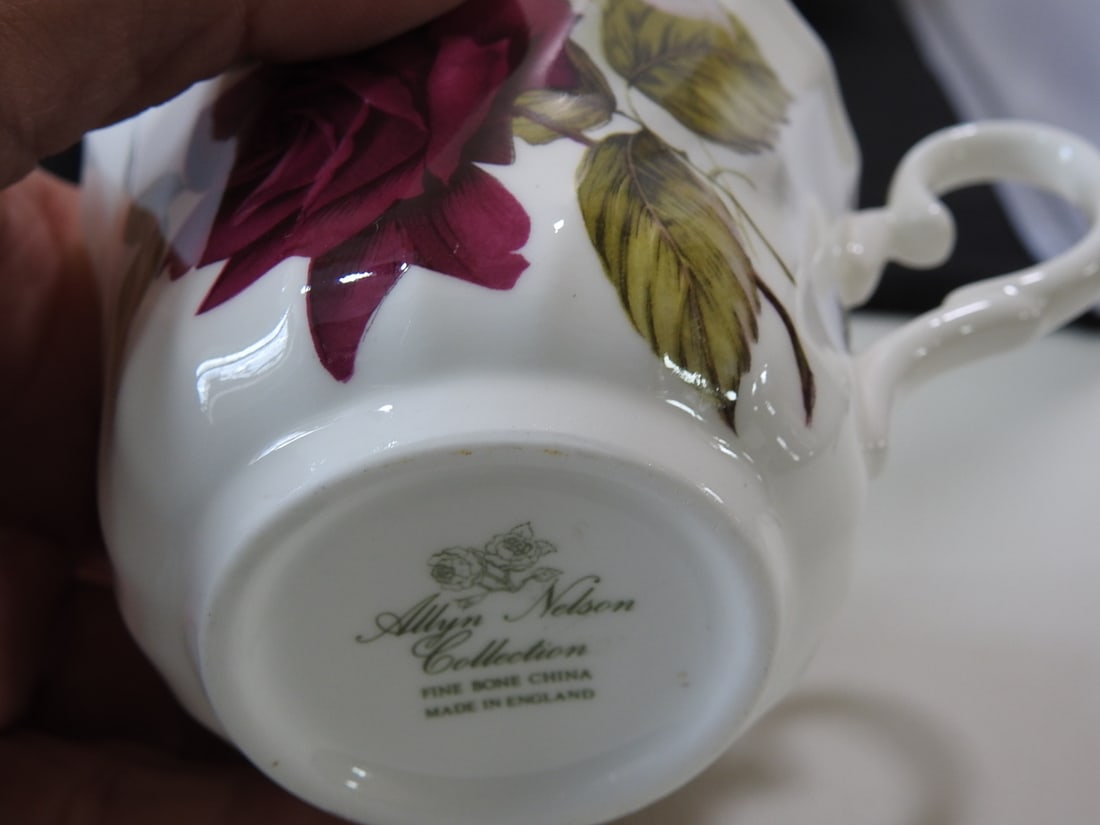 Set of 3 Vintage Bone China Teacup and Saucers - 5