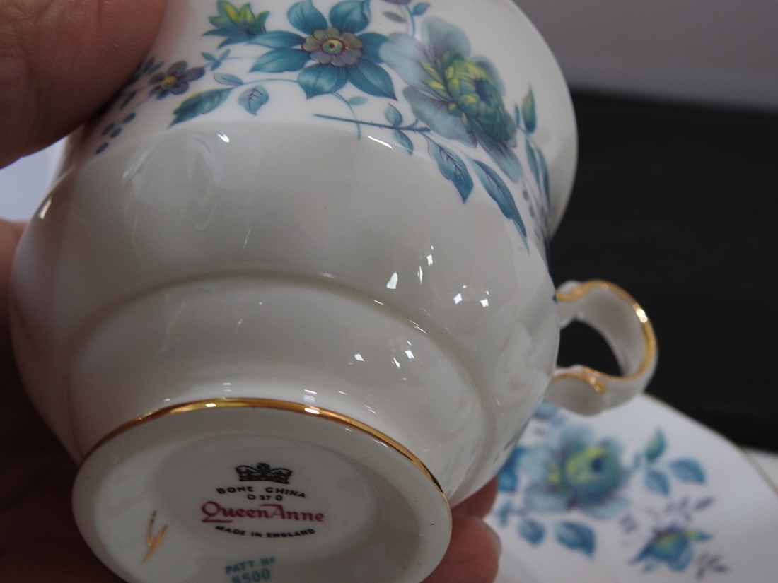 Set of 3 Vintage Bone China Teacup and Saucers - 6