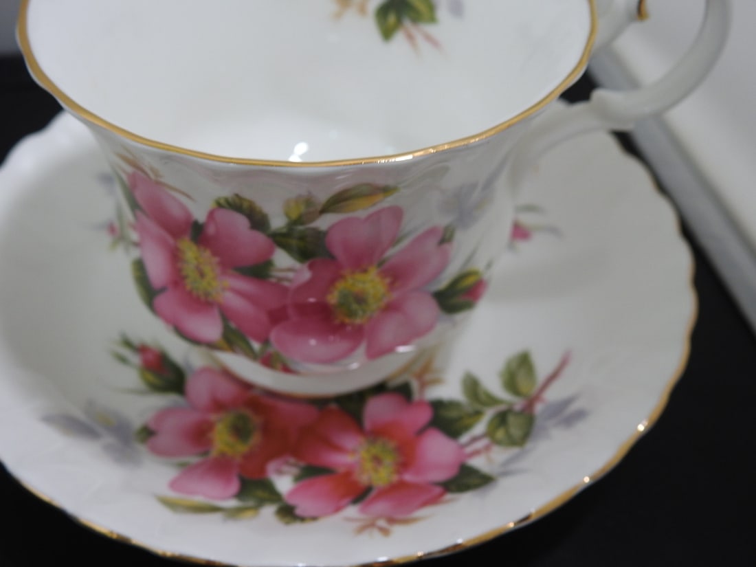 Set of 3 Vintage Bone China Teacup and Saucers - 4