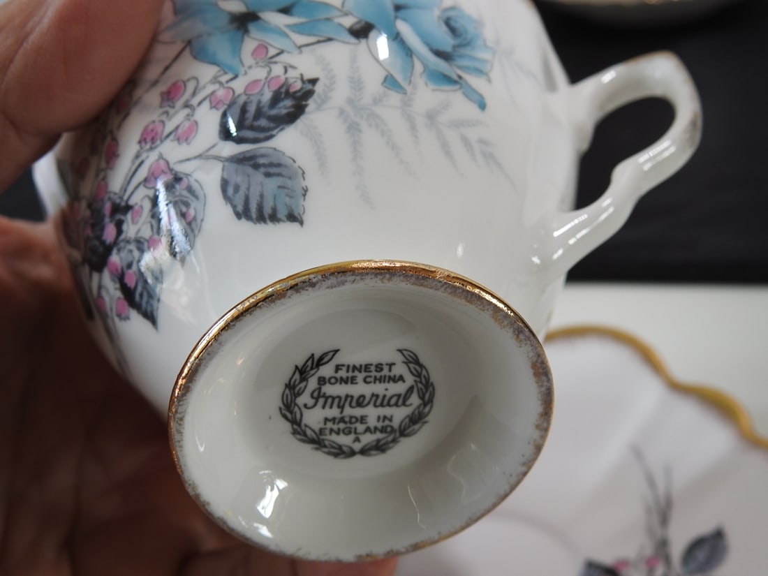 Set of 3 Vintage Bone China Teacup and Saucers - 5