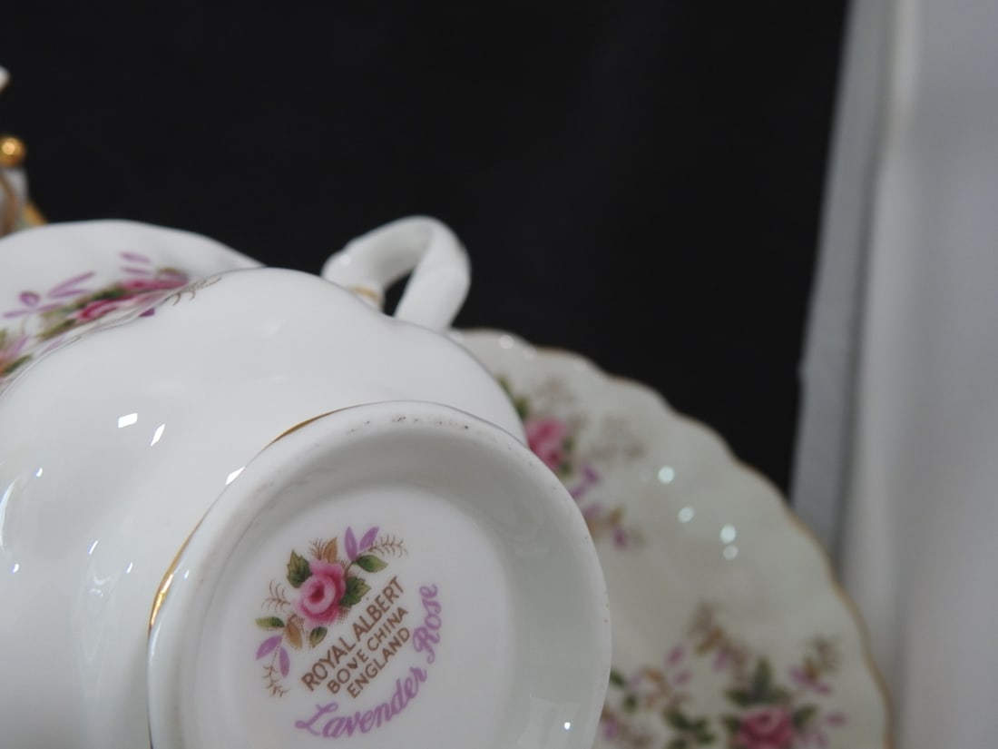 Set of 3 Vintage Bone China Teacup and Saucers - 8