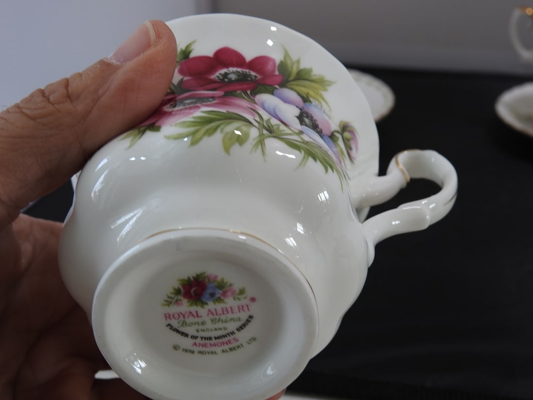 Set of 3 Vintage Bone China Teacup and Saucers - 6