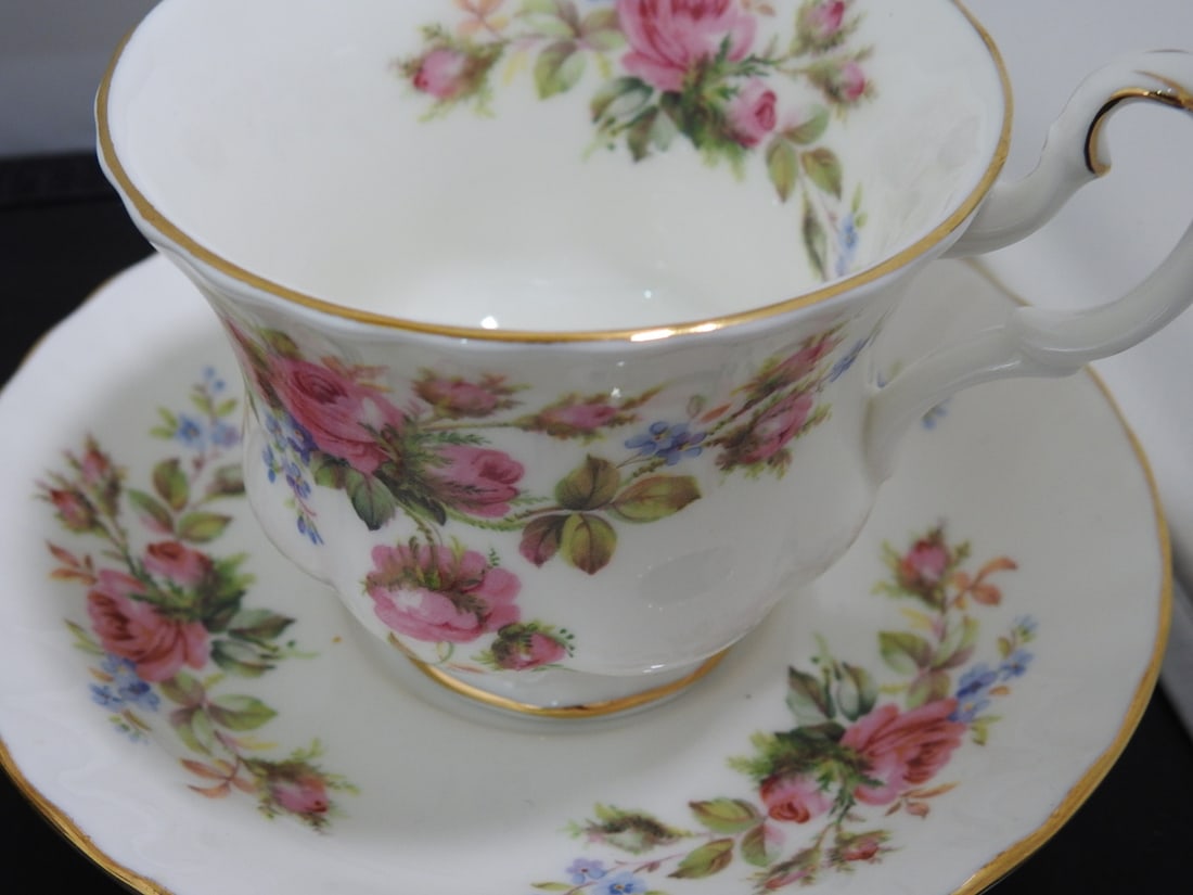 Set of 3 Vintage Bone China Teacup and Saucers - 4