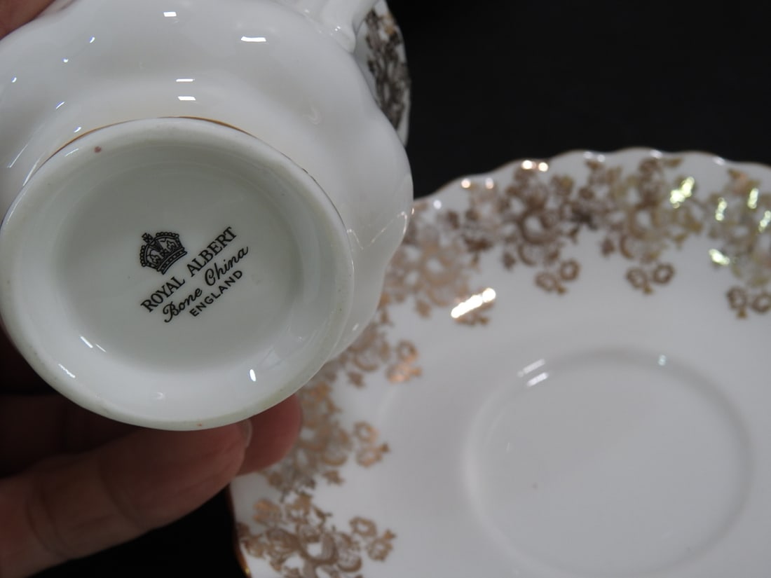 Set of 3 Vintage Bone China Teacup and Saucers - 7
