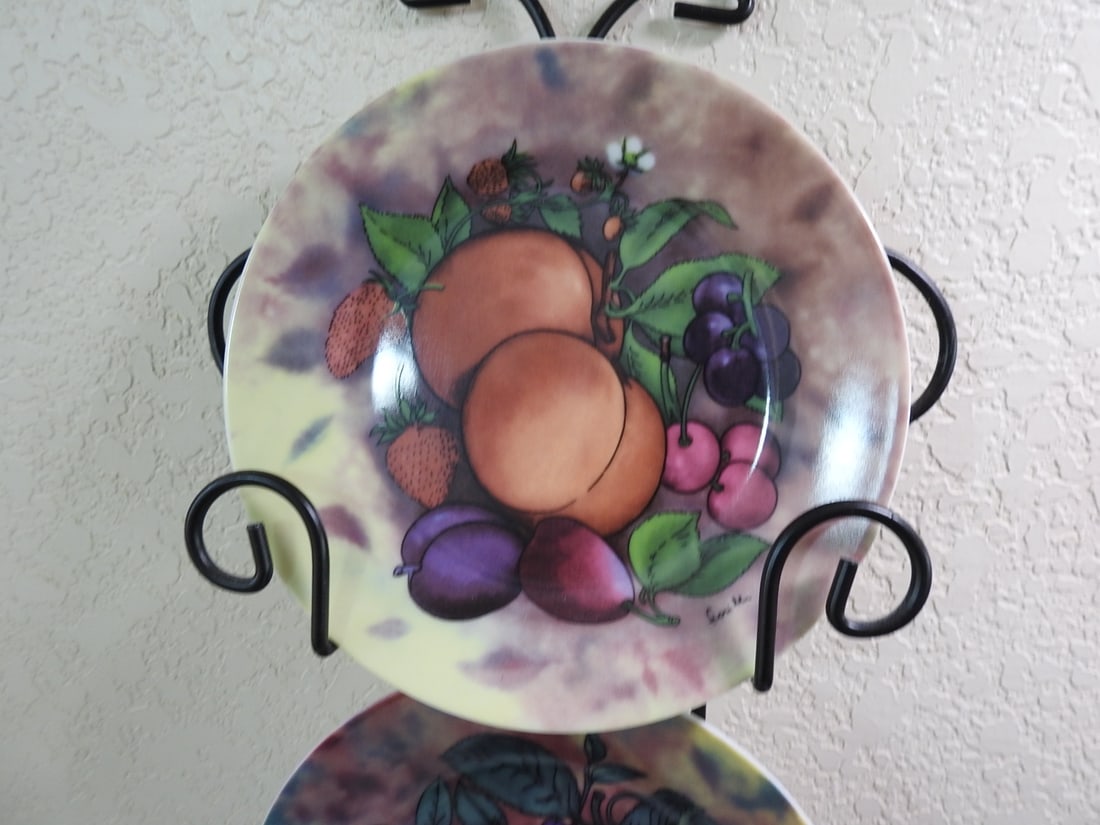 Set of 4 Fruit Plates with Rack - 2
