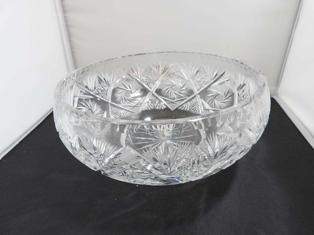 Lead Crystal Fruit Bowl: Lead Crystal Fruit Bowl Approx. 5 x 9 x 9 in.