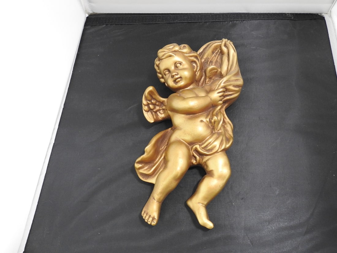 Vintage Antiqued Gold Cherub Wall Decor: Vintage Antiqued Gold Cherub Wall Decor. By Homco 1120 Approx. 10.5 x 6 x 2.5 in.