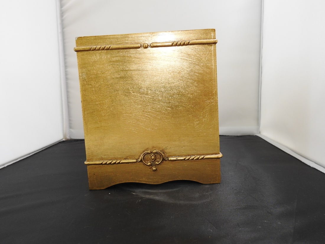 Gold Leaf Tissue Holder - 2