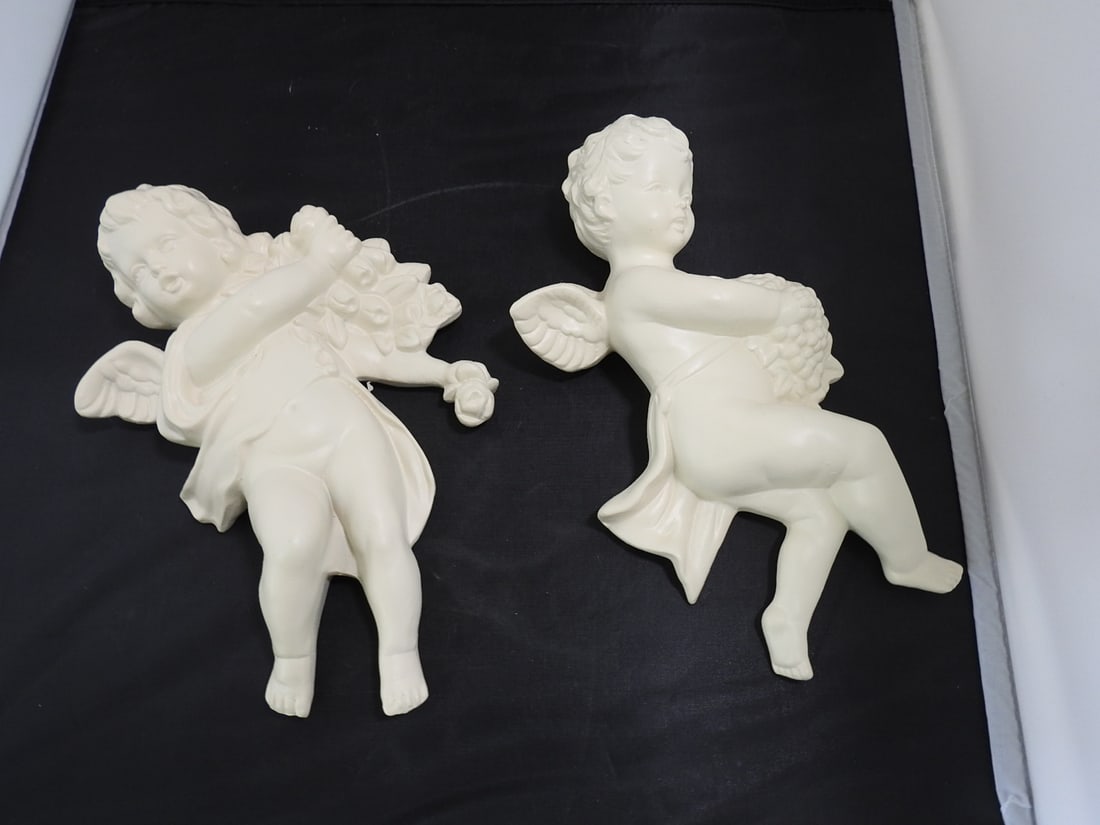 Vintage Japan Ceramic Cherub Decor: Vintage Japan Ceramic Cherub Decor. By RB Japan, hand-painted over the original Gold color- clean Approx. 9.5 x 6 x 5 in.