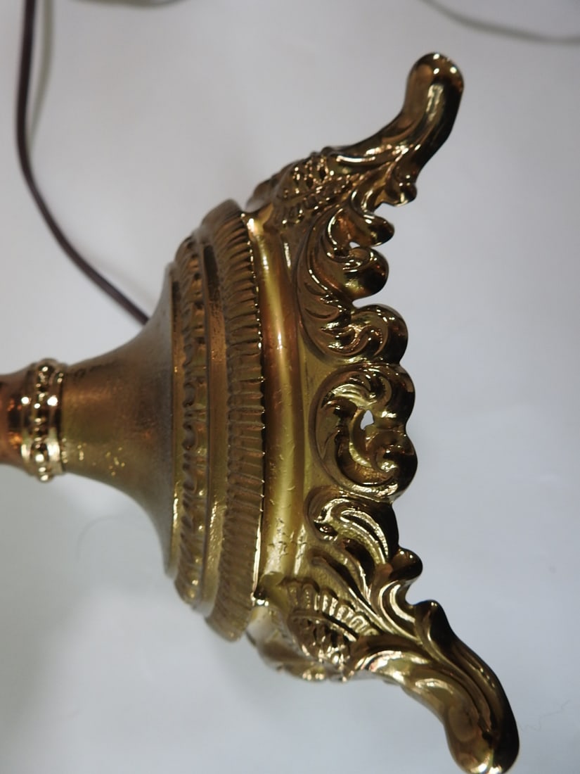 Vintage Fenton Lamp - 12