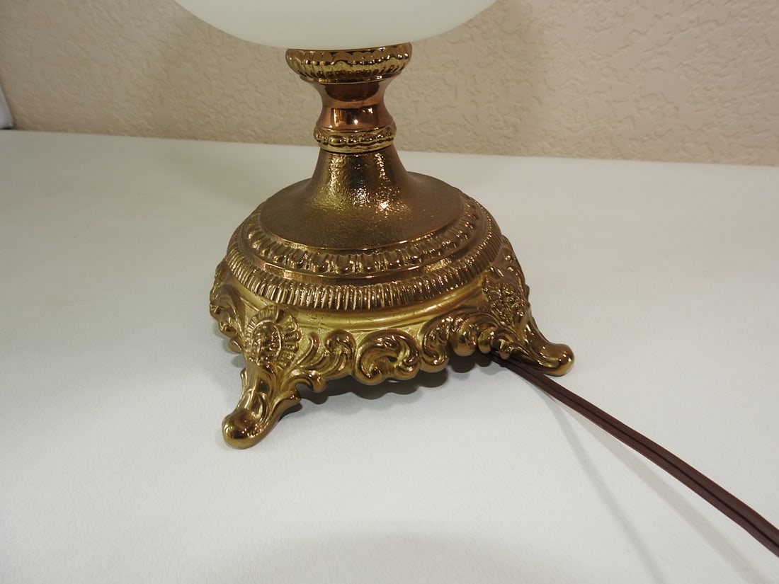 Vintage Fenton Lamp - 4