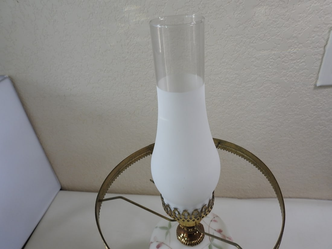 Vintage Fenton Lamp - 8