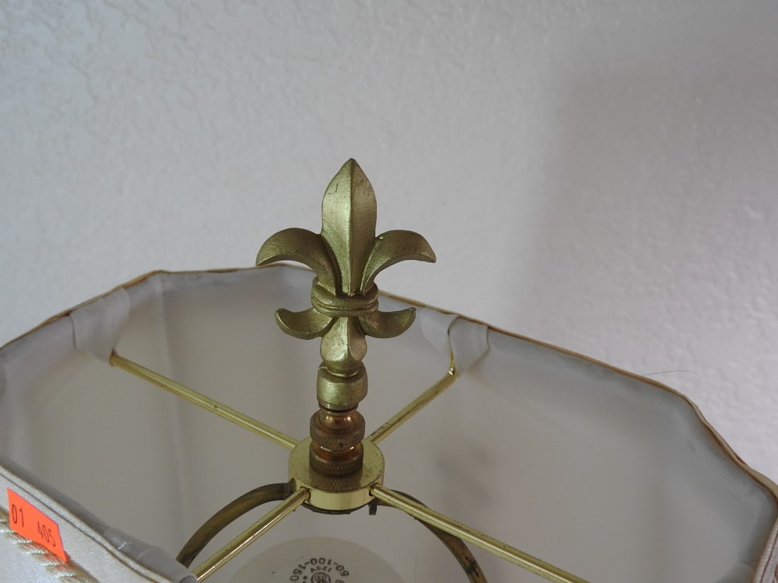 Grecian Woman Lamp - 11