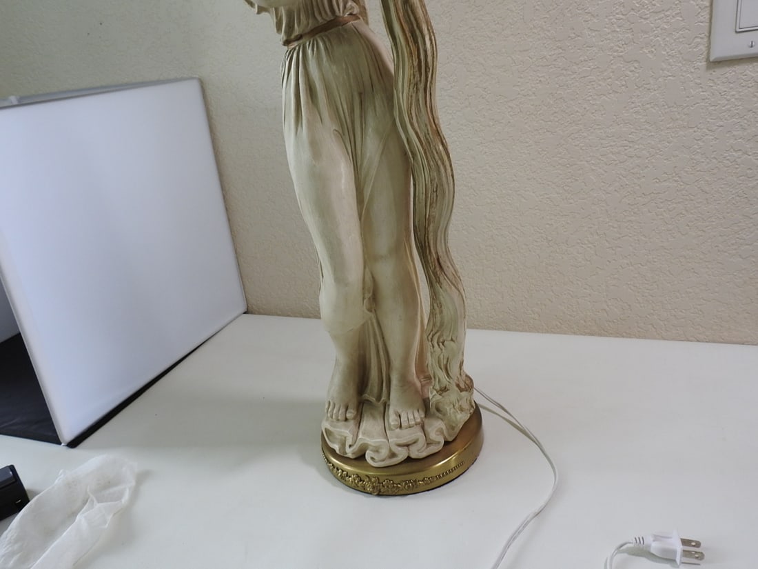 Grecian Woman Lamp - 3
