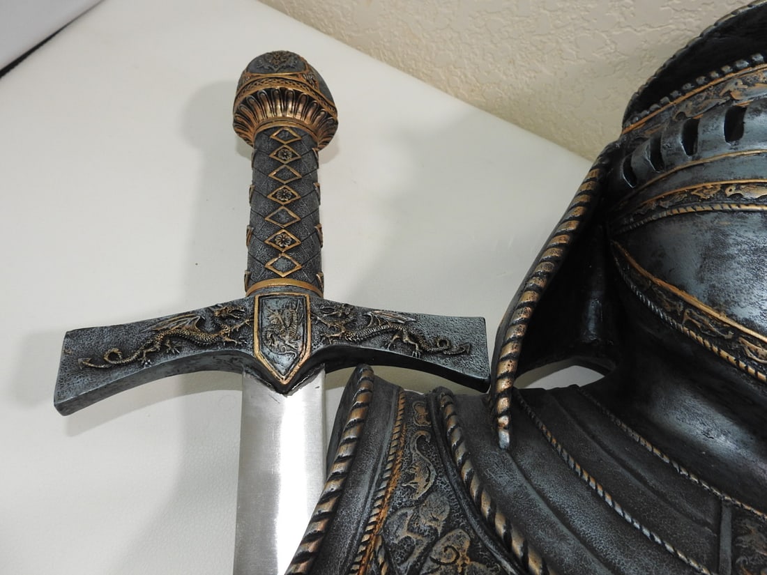 Antique Suit of Arms - 10