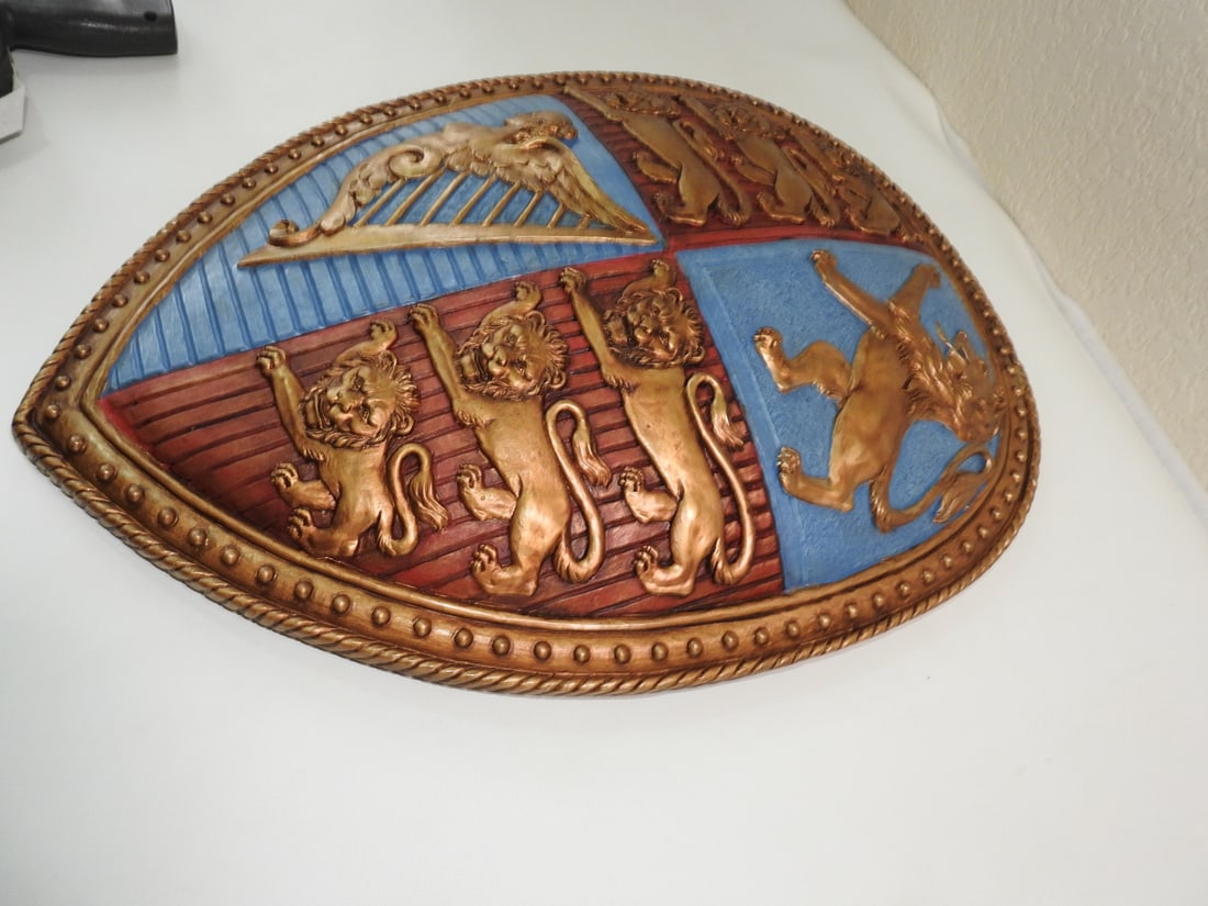Queen Victoria's Royal Coat of Arms Shield Sculpture - 2