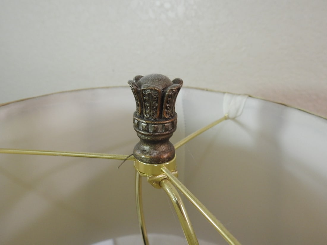 Pair of Classic Roman Style Lamps - 5