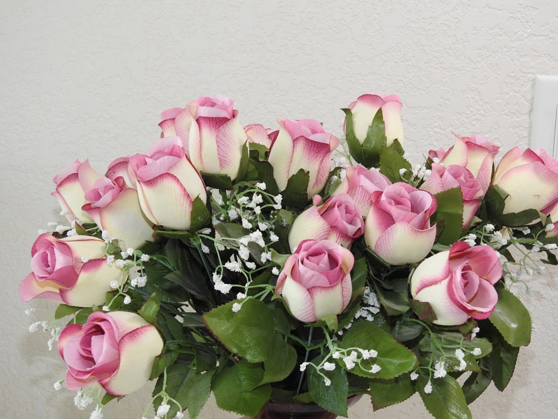 Silk Stemmed Roses in Vase - 3