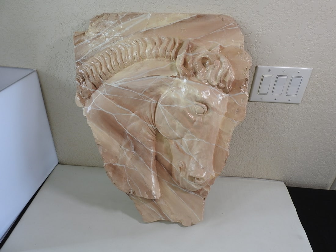 Design Toscano Parthenon Horse Wall Art: Design Toscano Parthenon Horse Wall Art. By Toscano, replica of Parthenon horse, plaster Approx. 21 x 25 x 5 in.