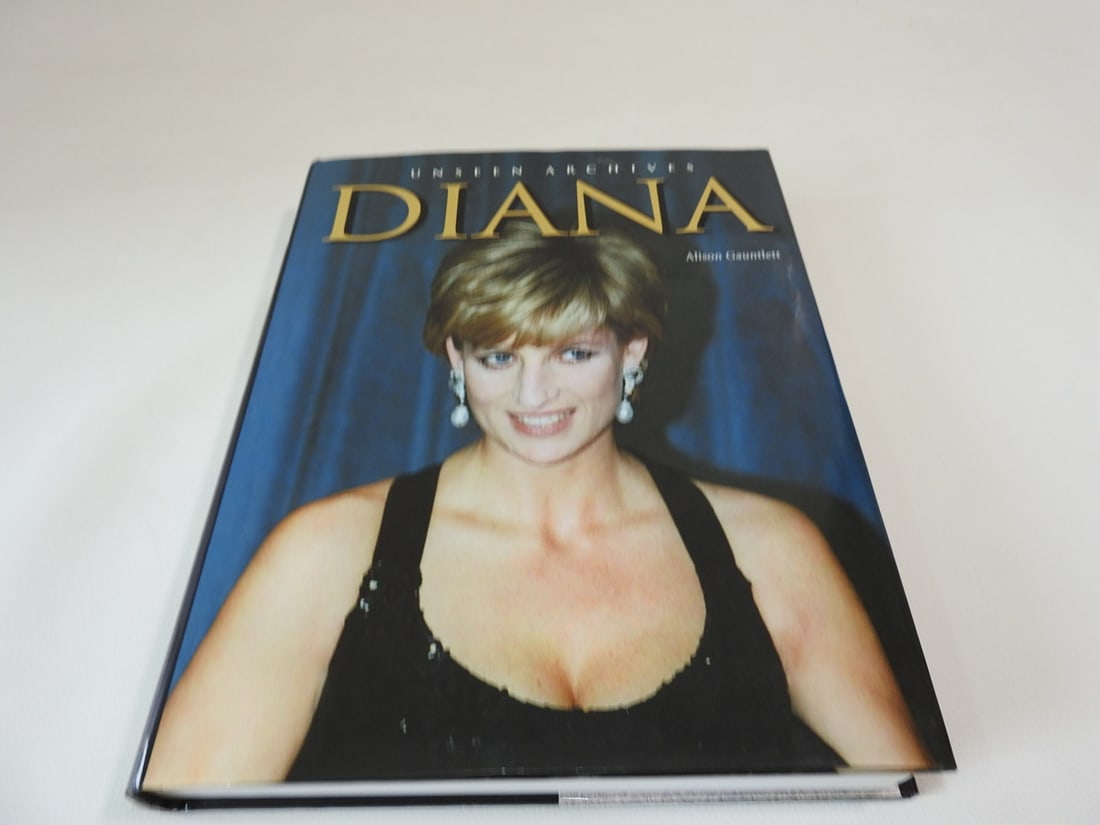 Diana: Unseen Archive by Alison Gauntlett: Decorative or collectible hardcover volume. Approx. 11 x 9 x 1.5 in.