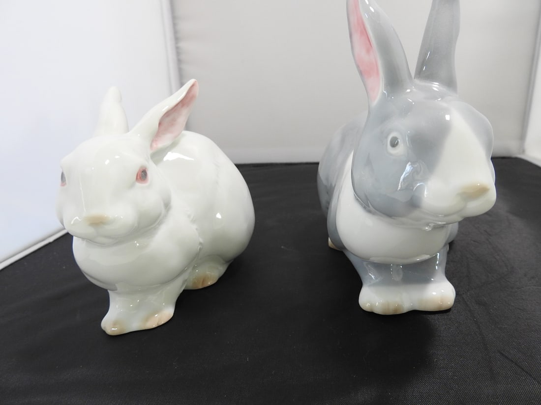 Pair of Vintage Japanese Porcelain Rabbit Figures - 2