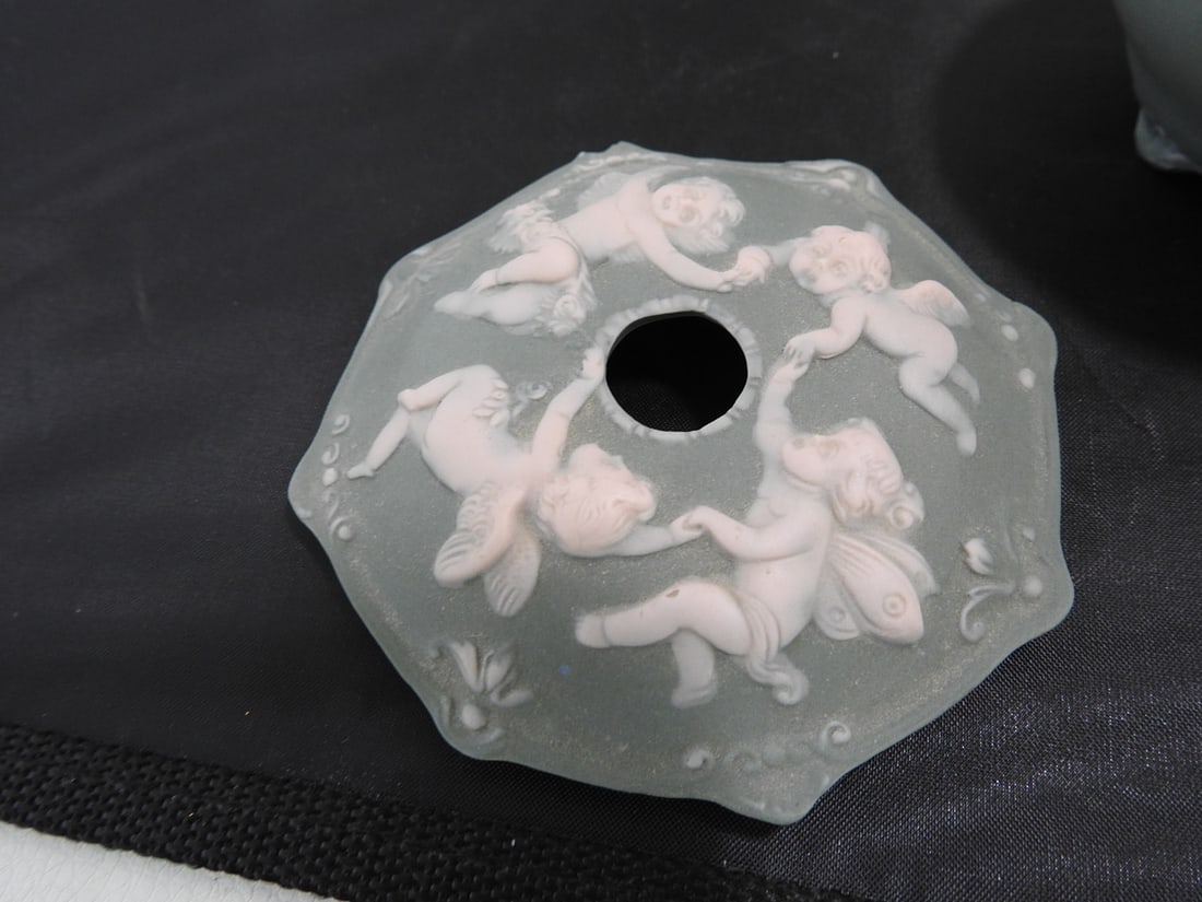 Wedgwood Style Jasperware Porcelain Hair Receiver - 3