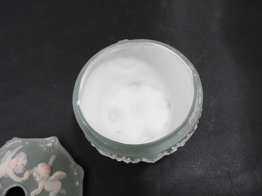 Wedgwood Style Jasperware Porcelain Hair Receiver - 4