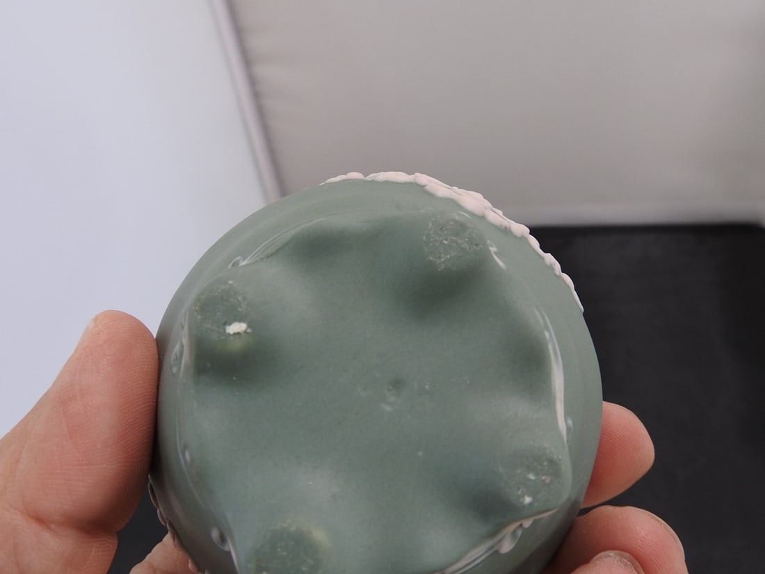 Wedgwood Style Jasperware Porcelain Hair Receiver - 5