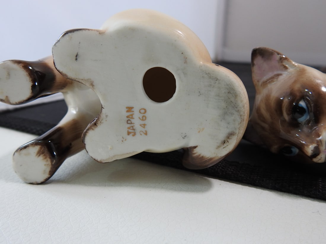 Set of Four Japanese Porcelain Siamese Cat Figures - 8