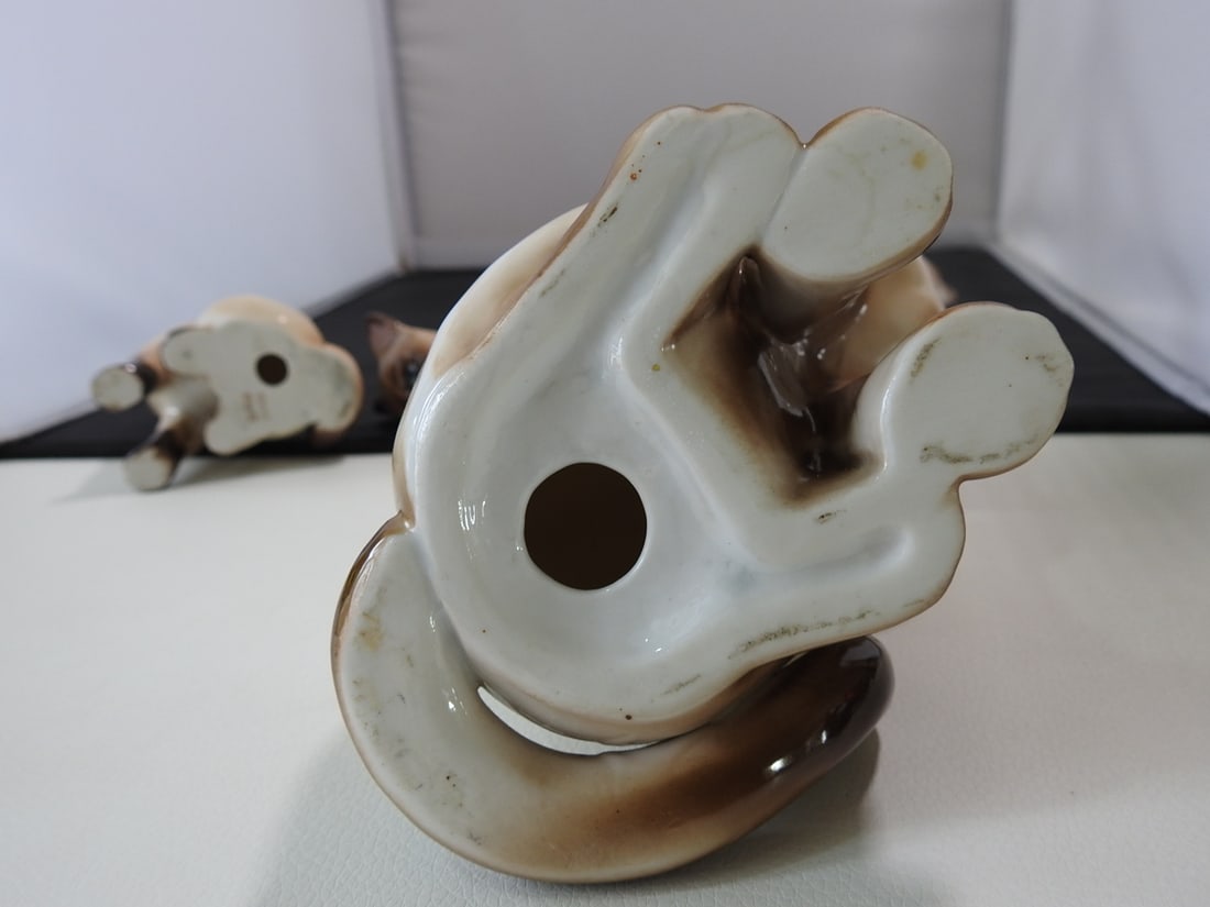 Set of Four Japanese Porcelain Siamese Cat Figures - 9