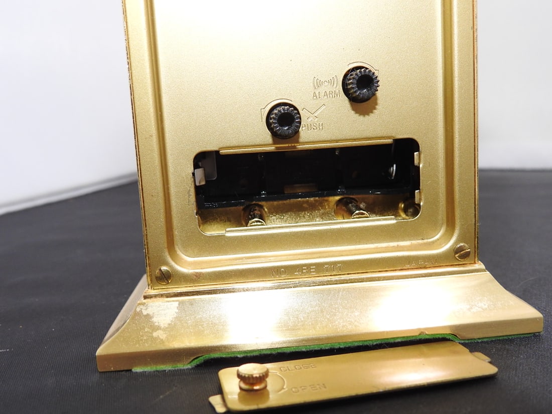 Vintage Bulova Brass Tone Mantel Alarm Clock - 5