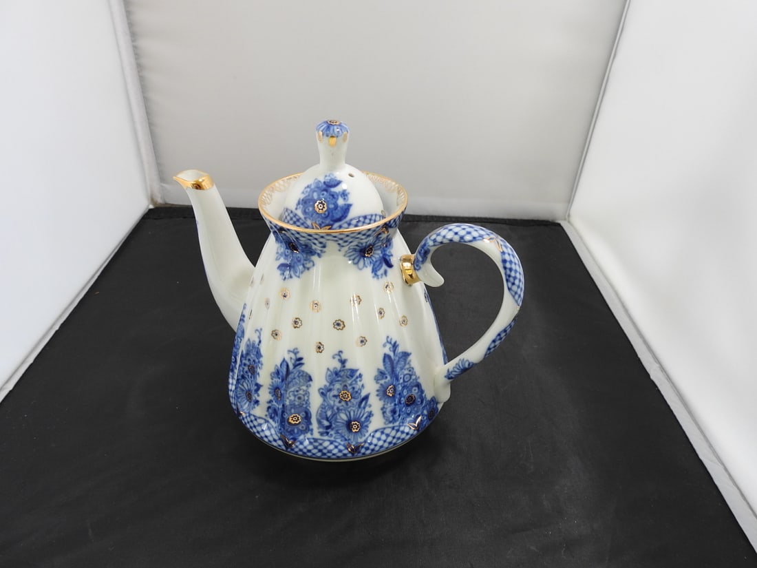 Vintage Russian Blue and White Porcelain Teapot - 3