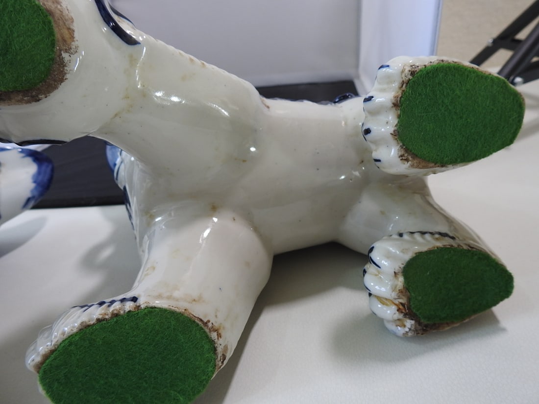 Vintage Blue and White Porcelain Foo Dogs Pair - 9
