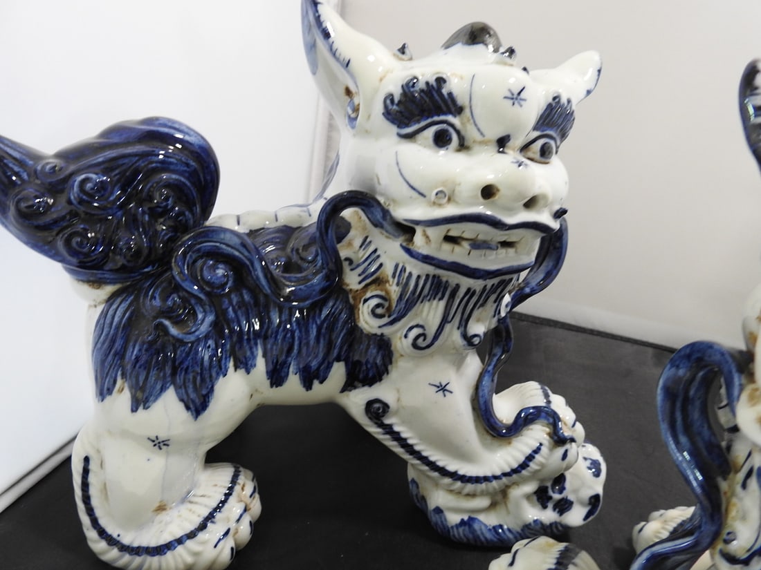 Vintage Blue and White Porcelain Foo Dogs Pair - 3