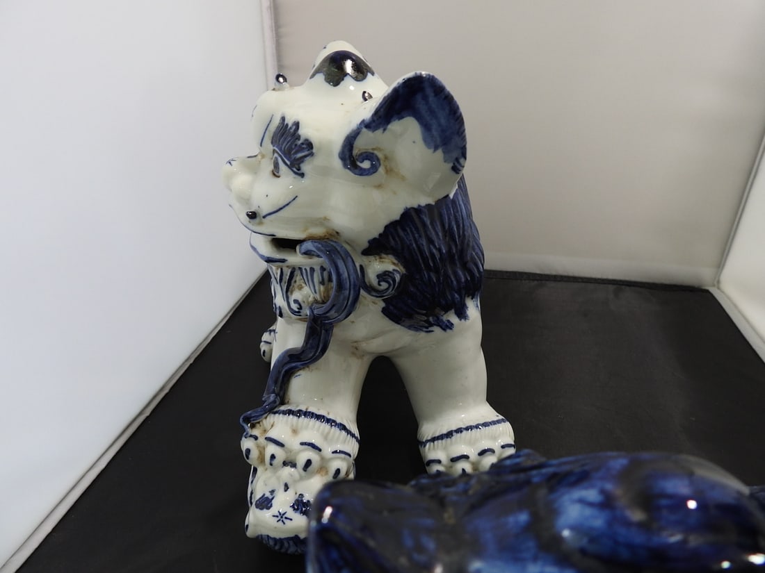 Vintage Blue and White Porcelain Foo Dogs Pair - 4