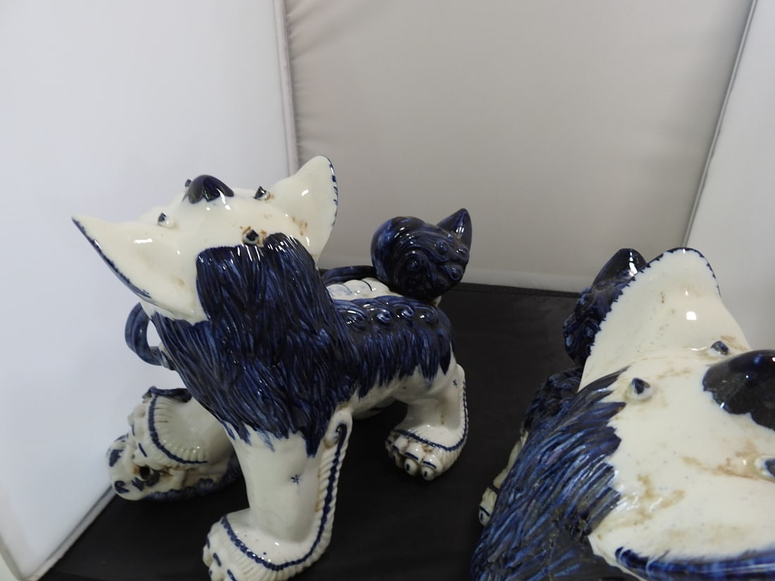 Vintage Blue and White Porcelain Foo Dogs Pair - 7