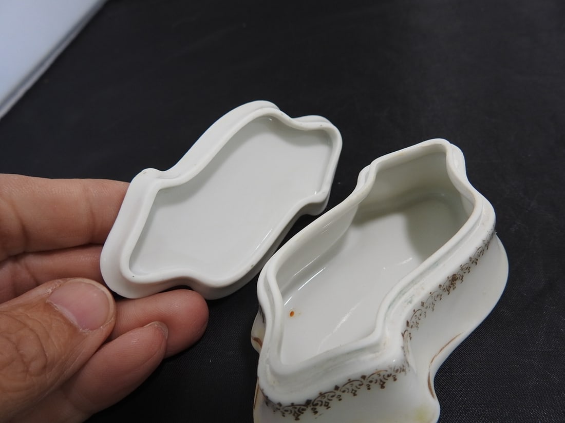 Royal Rudolstadt Prussia Porcelain Floral Trinket Box - 4
