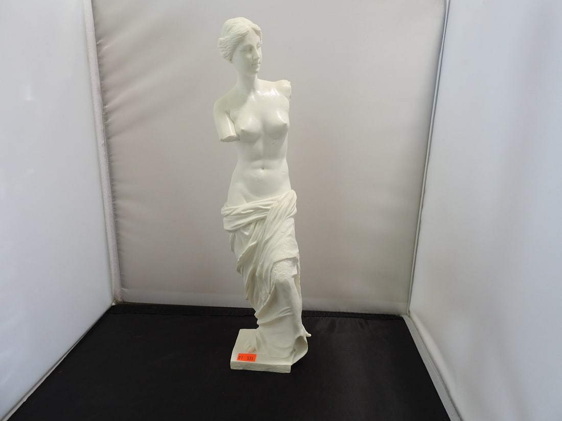 Tupton Venus de Milo Resin Statue: Venus de Milo style resin statue by Tupton with white marble-look finish. Approx. 14.25 x 3.75 x 3.5 in.